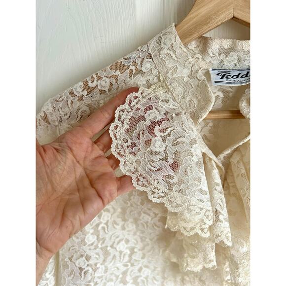 Vintage Cream Lace 70's Blouse with Ruffle Collar | Women's Button Down | Medium - Picture 5 of 7